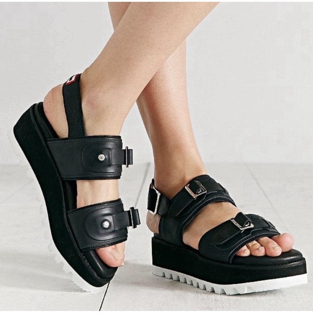 Hunter Sandals Womens 8 Black Leather Original Double Buckle Platform Peep